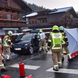 Schwerer-VU-in-Kitzbuehel