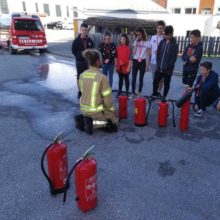 Besuch-Mittelschulen