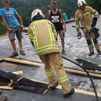 Brand-Dach-in-Kirchdorf